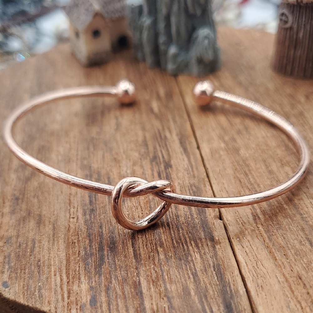 Rose Gold Tone‎ Knot Cuff Bracelet B3420